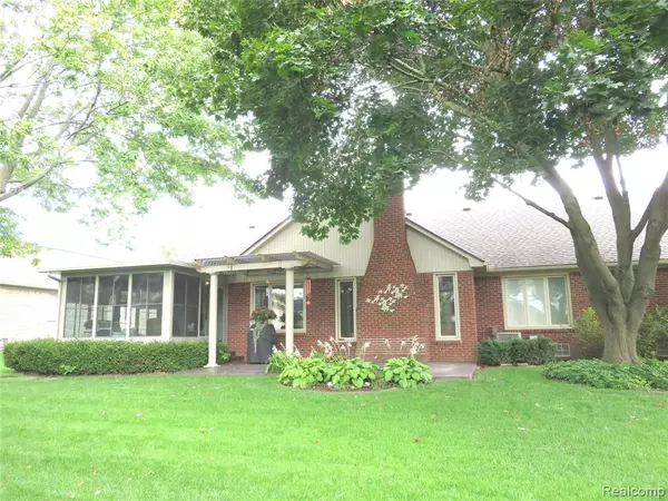 Shelby Twp, MI 48316,2322 Regency Hills Drive