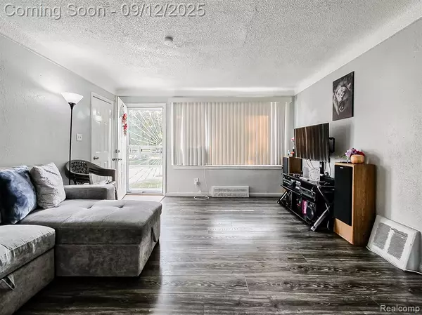 Detroit, MI 48235,19195 Fenmore Street