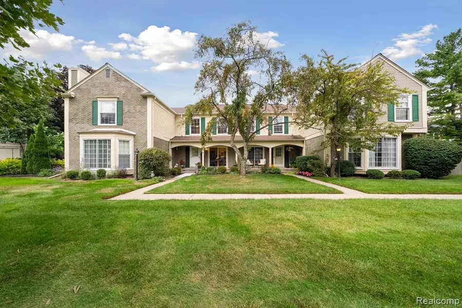 1484 Saddle Lane, Rochester Hills, MI 48306