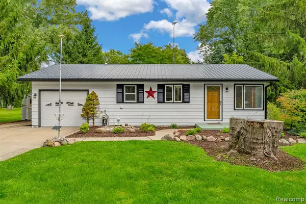 538 N Neeper Street, Capac, MI 48014