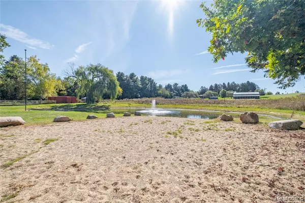 Columbiaville, MI 48421,4985 Hollenbeck Road