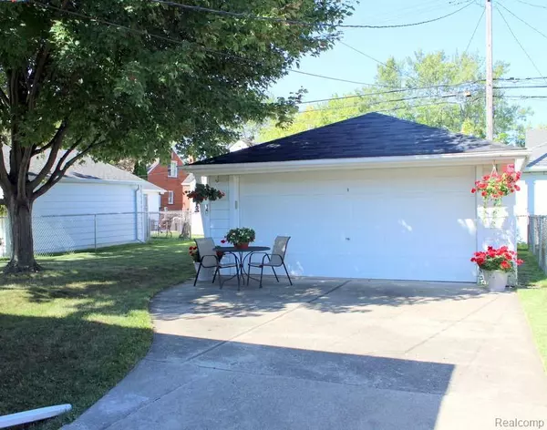 Allen Park, MI 48101,9854 Sterling Avenue