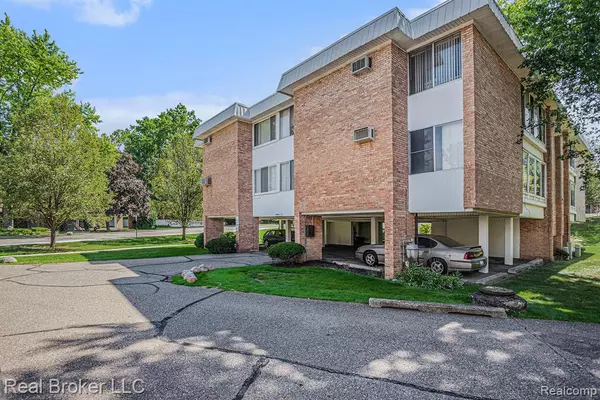 Farmington, MI 48336,32000 Grand River Avenue