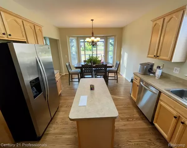 Oxford, MI 48371,778 W Peninsula Court