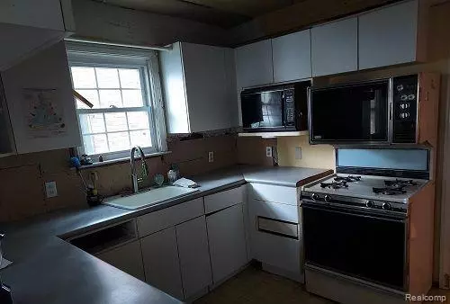 Detroit, MI 48219,16146 CHAPEL Street