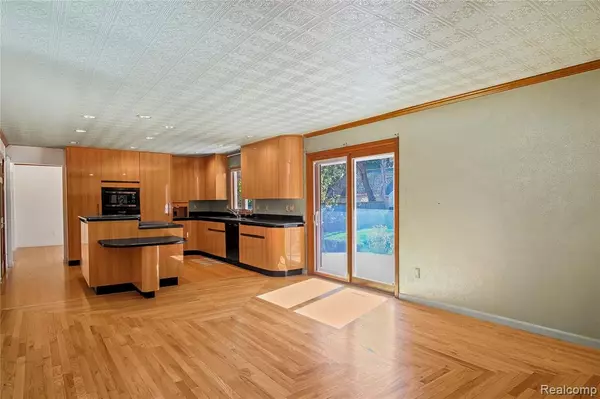 Birmingham, MI 48009,1777 Fairway Drive