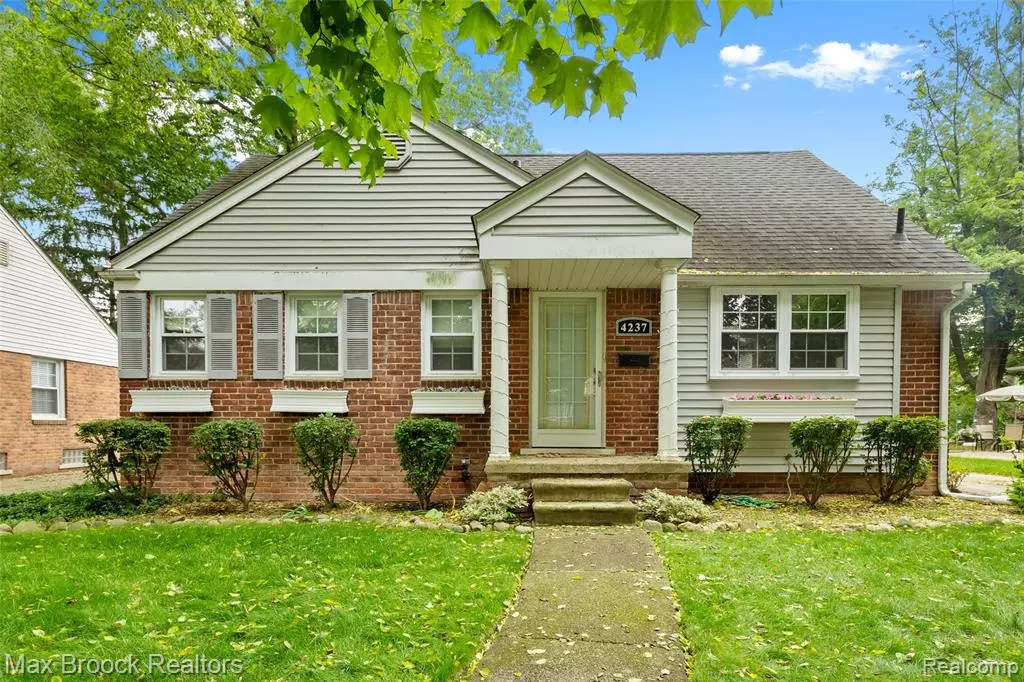 Berkley, MI 48072,4237 Wakefield Road