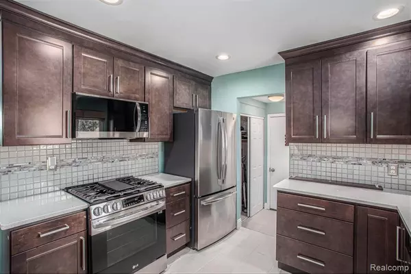 Waterford, MI 48328,1035 Wyman Drive