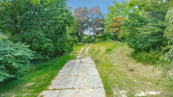 West Bloomfield, MI 48323,5620 Inkster Road