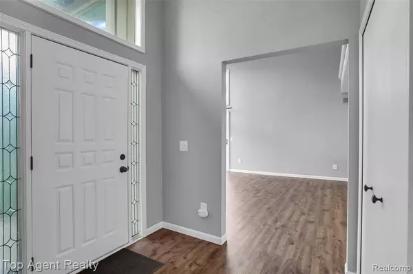 Clinton Twp, MI 48038,43088 W Kirkwood Drive