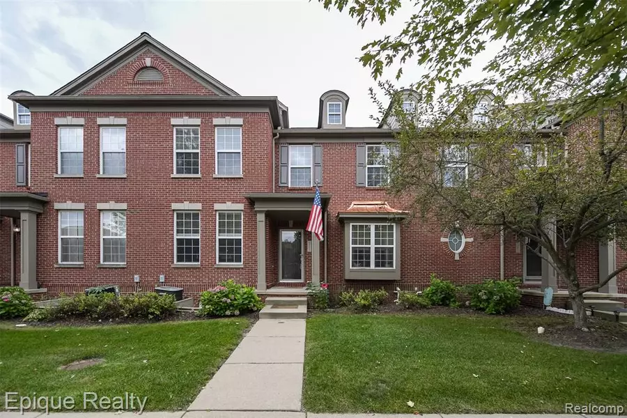 49635 Courtyard Lane, Canton, MI 48188