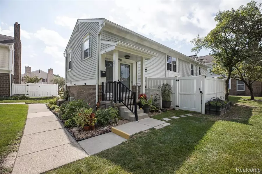 41776 Broquet Drive, Northville, MI 48167