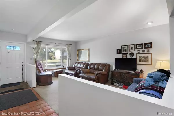 Troy, MI 48085,1291 Ashley Drive