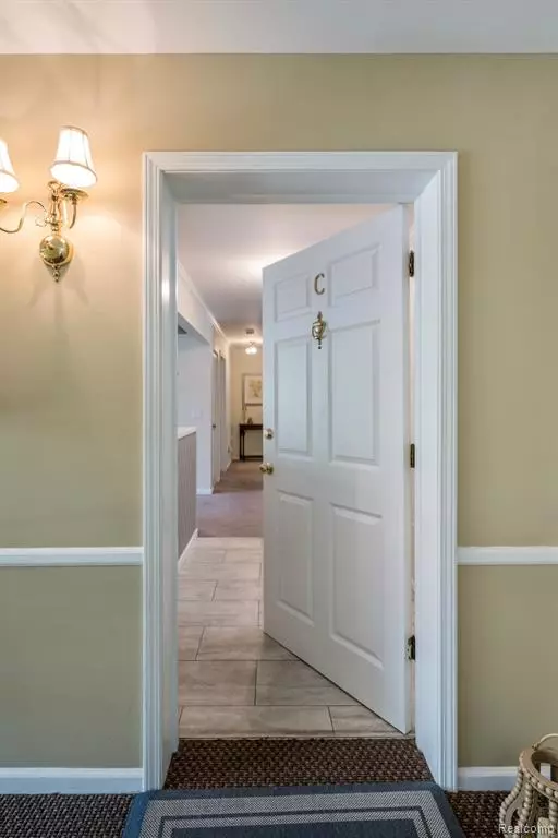 Bloomfield Hills, MI 48301,550 Billingsgate Court