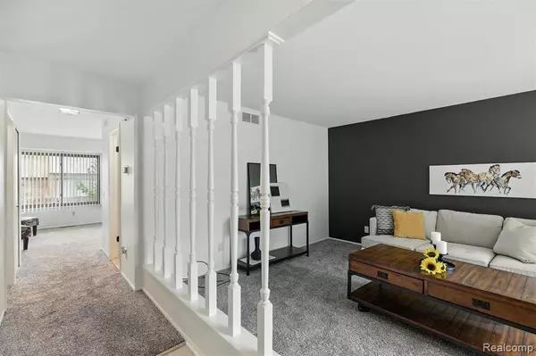 Waterford, MI 48328,31 Willow Way