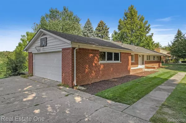 West Bloomfield, MI 48323,2460 Turner Street