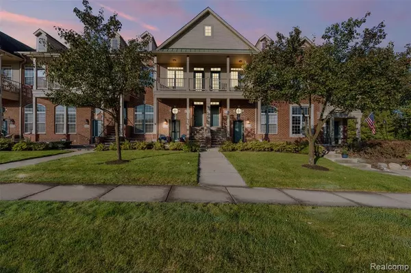 Walled Lake, MI 48390,470 Old Pine Way