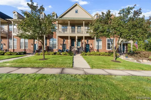 Walled Lake, MI 48390,470 Old Pine Way