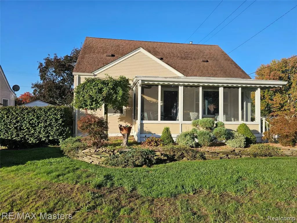 Flat Rock, MI 48134,27031 W Huron River Drive