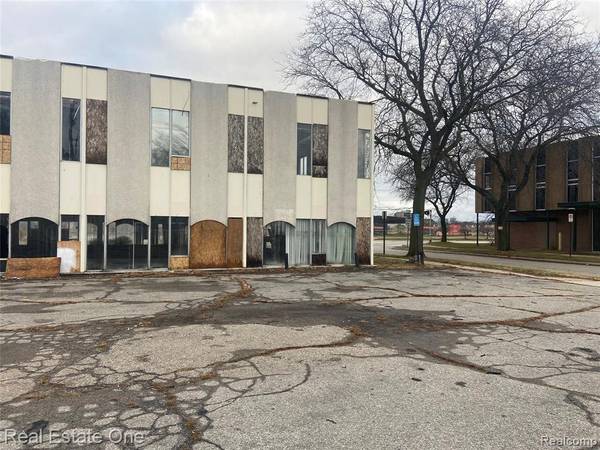 21590 Greenfield Road, Oak Park, MI 48237