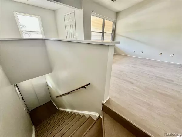 Northville, MI 48167,19536 NORTHRIDGE Drive