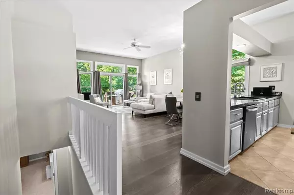 Milford, MI 48381,657 WOODSIDE Drive