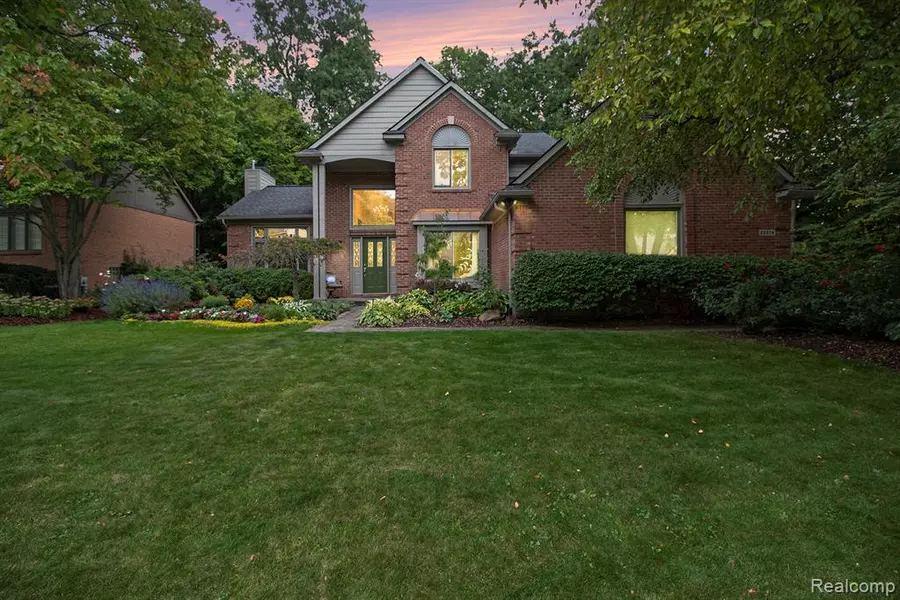 23374 Winnsborough, Novi, MI