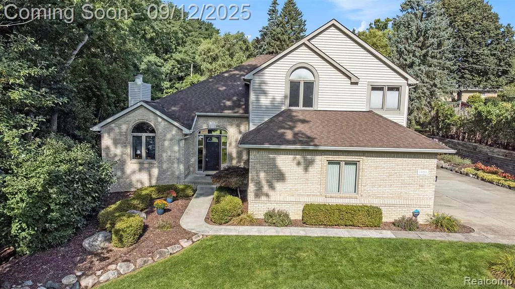 1980 Lochinvar Boulevard, Oakland, MI