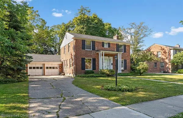 Birmingham, MI 48009,1062 Mohegan Street