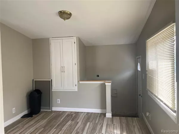 Pontiac, MI 48342,422 Kuhn Street