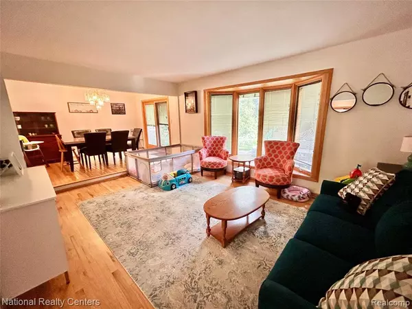 Ann Arbor, MI 48105,2182 Yorktown Drive