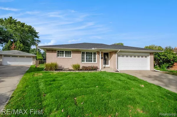Saint Clair Shores, MI 48080,23746 Grove Street