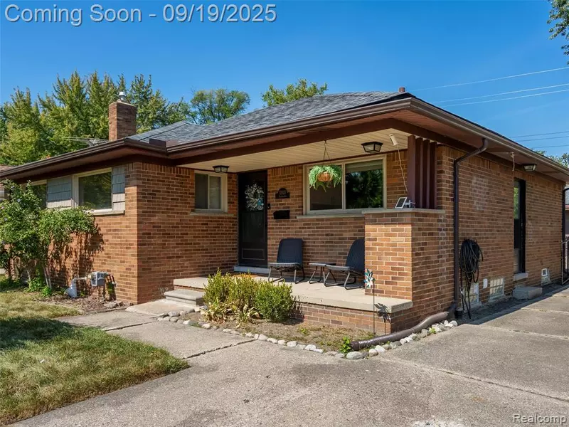 12820 Dartmouth Street, Oak Park, MI 48237