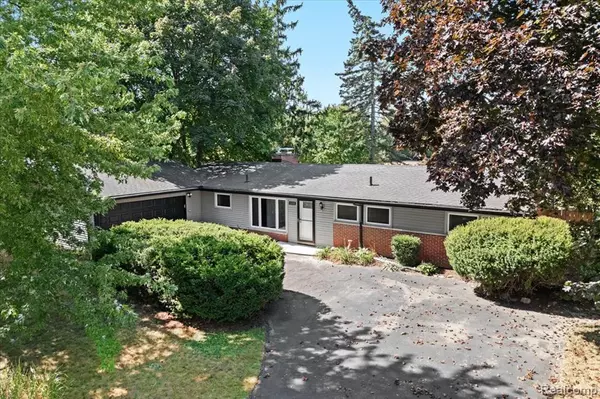 32515 Nottingham, Farmington Hills, MI 48334