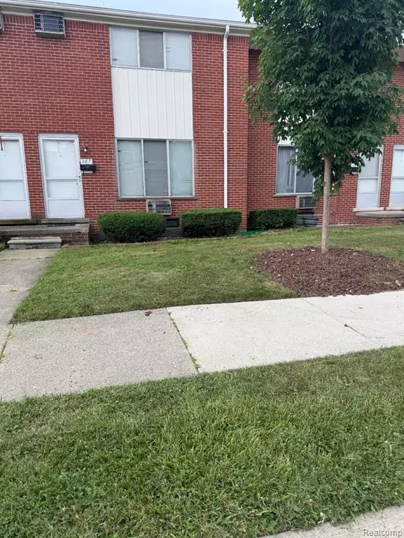 Wyandotte, MI 48192,263 Riverbank Street