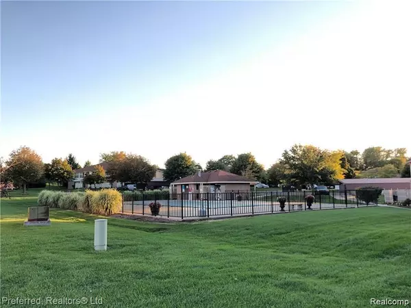 South Lyon, MI 48178,61116 Greenwood Drive