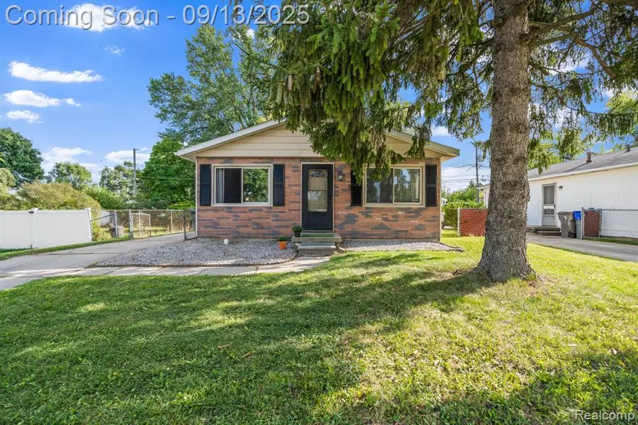 20158 Williamson Street, Clinton Twp, MI 48035