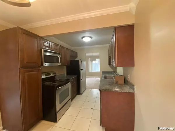 Southfield, MI 48034,28129 FRANKLIN Road