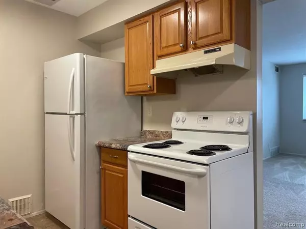 Milford, MI 48381,865 E SUMMIT Street