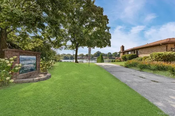 Troy, MI 48085,6874 Little Creek Drive