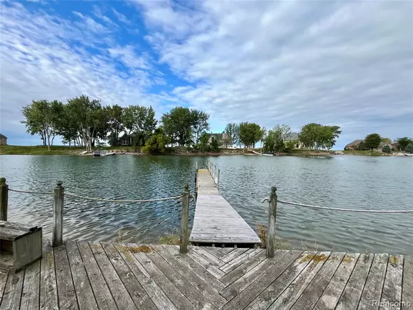 MI,9857 Whispering Pines