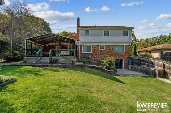 Waterford, MI 48329,2580 Litchfield Drive