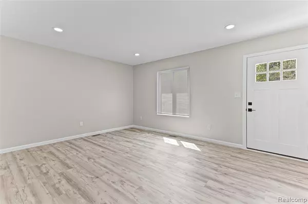 Saint Clair Shores, MI 48080,21701 Pleasant Street