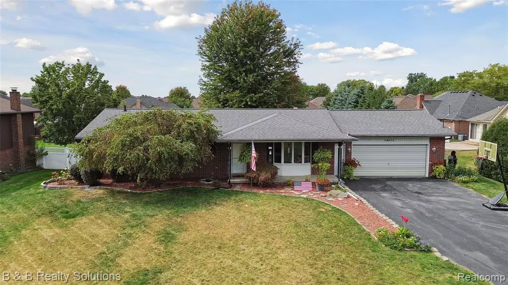 54675 Romeo Plank Road, Macomb, MI 48042