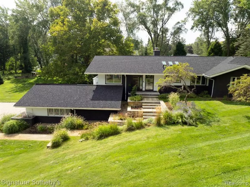 25838 Hersheyvale Drive, Franklin, MI 48025