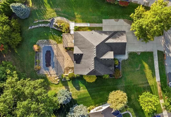 Brighton, MI 48116,1075 Long Leaf Court