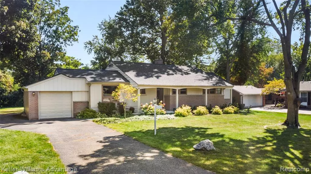 Farmington, MI 48335,23718 Longacre Street