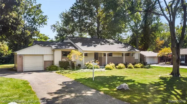 Farmington, MI 48335,23718 Longacre Street