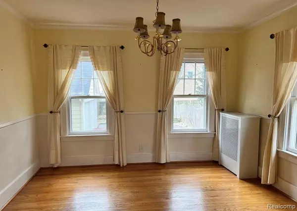 Birmingham, MI 48009,1072 Ridgedale Avenue