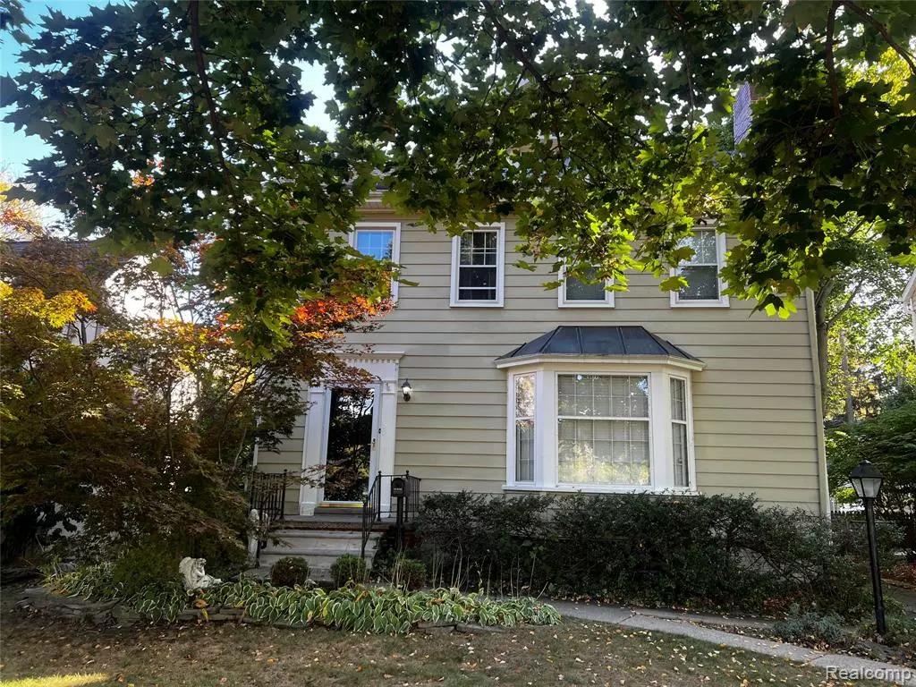 Birmingham, MI 48009,1072 Ridgedale Avenue